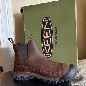 KEEN Men's Dark Brown Slip-On Boots
